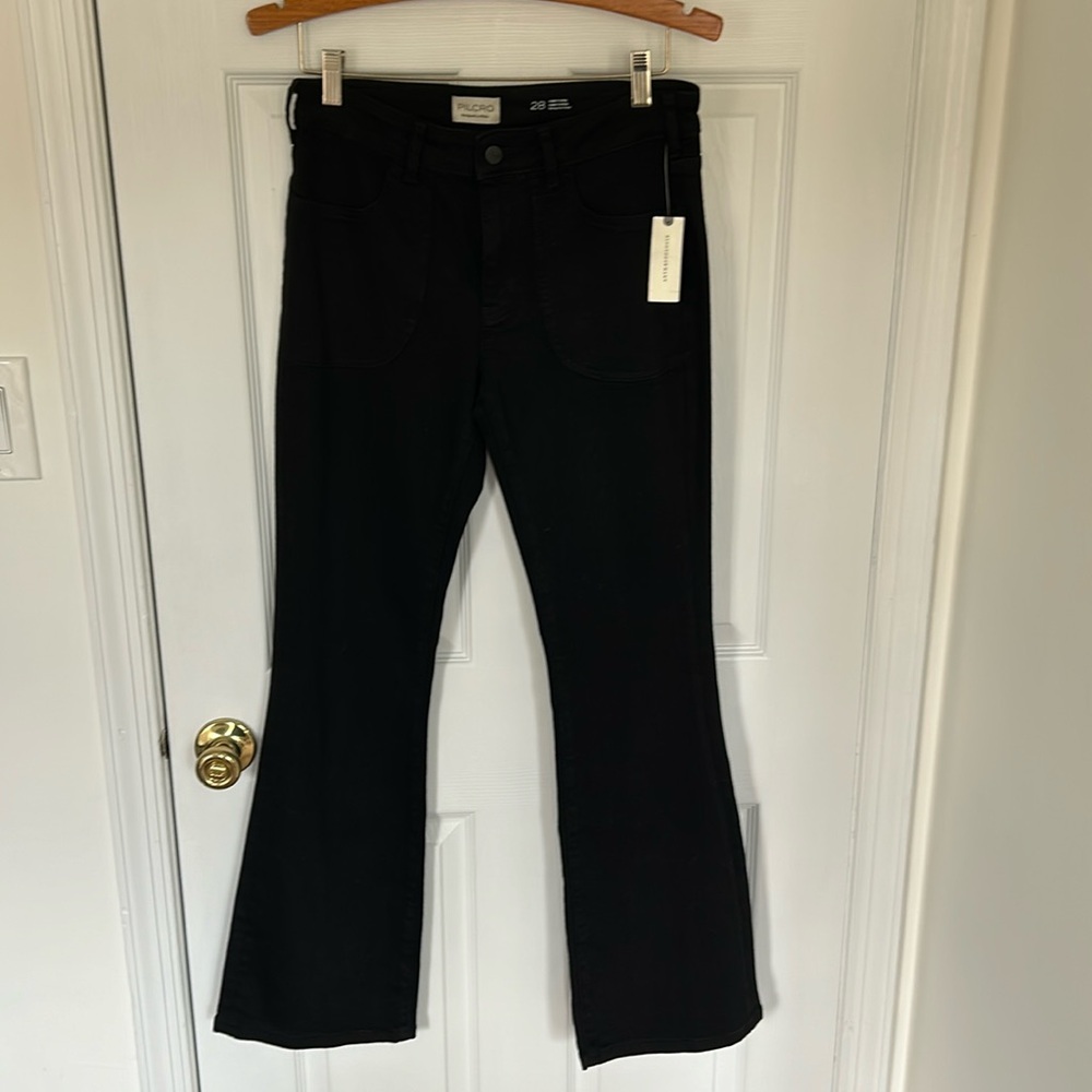 NWT Pilcro low-rise Icon flare black jeans 28